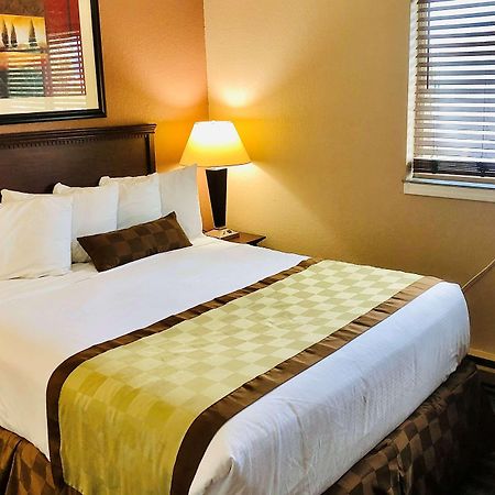 Ramada By Wyndham Spokane Valley Extérieur photo