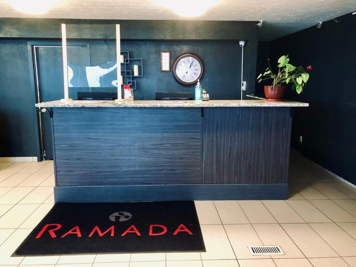 Hotel Ramada By Wyndham Spokane Valley Extérieur photo