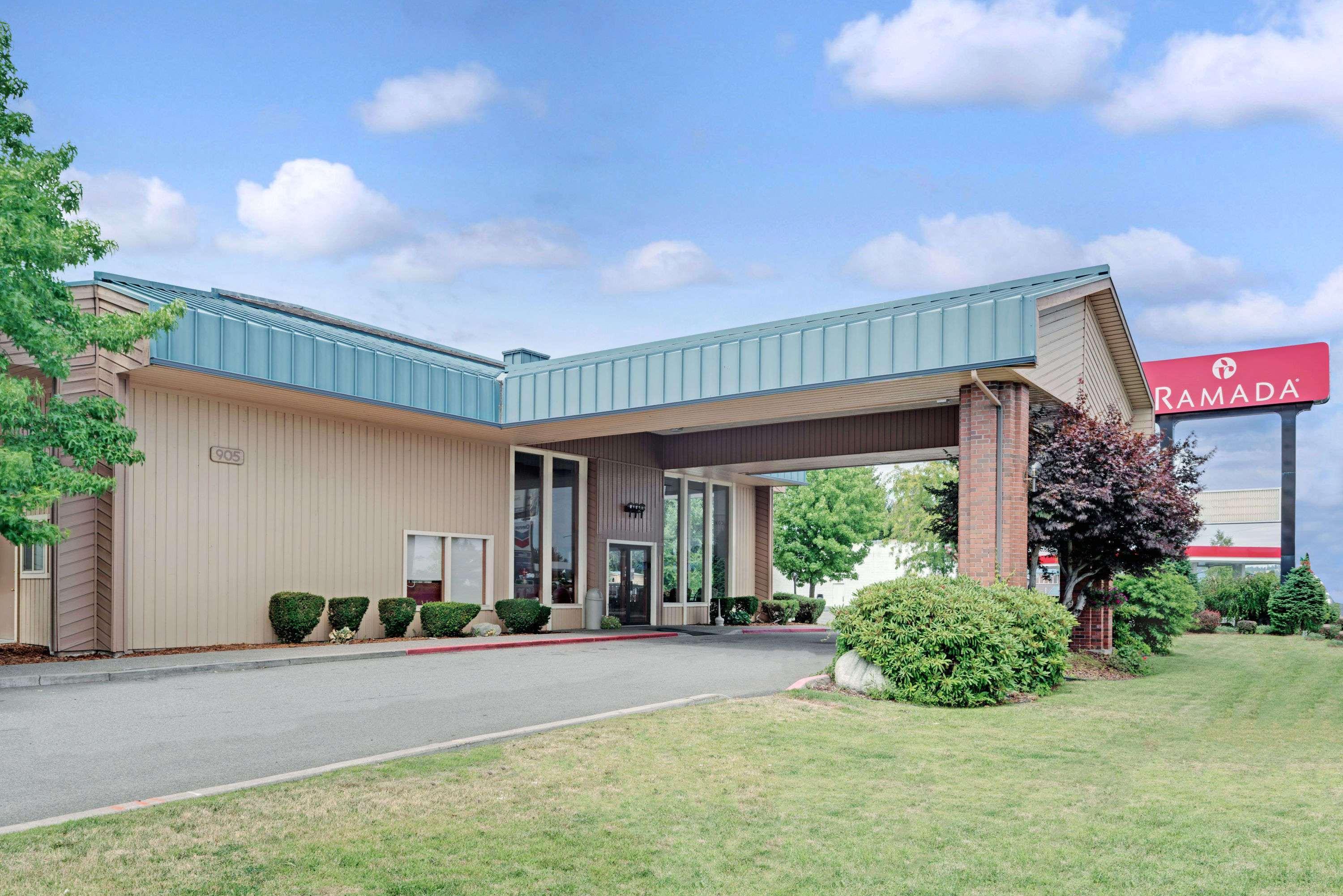 Ramada By Wyndham Spokane Valley Extérieur photo