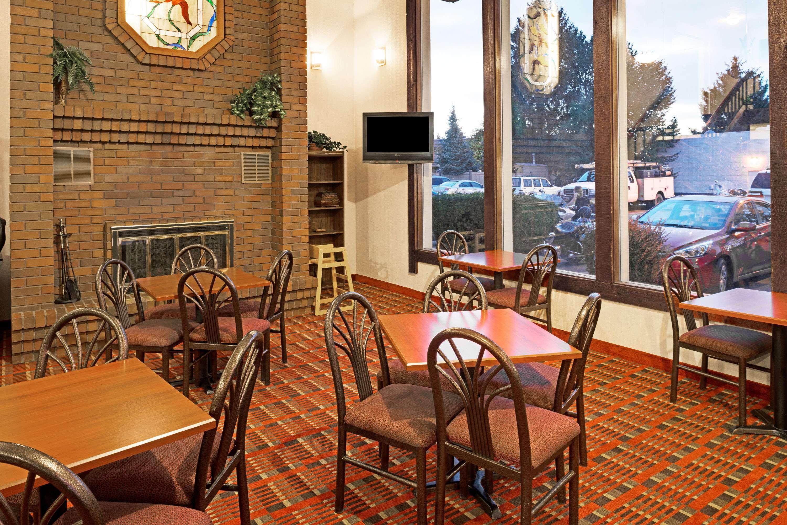 Ramada By Wyndham Spokane Valley Extérieur photo