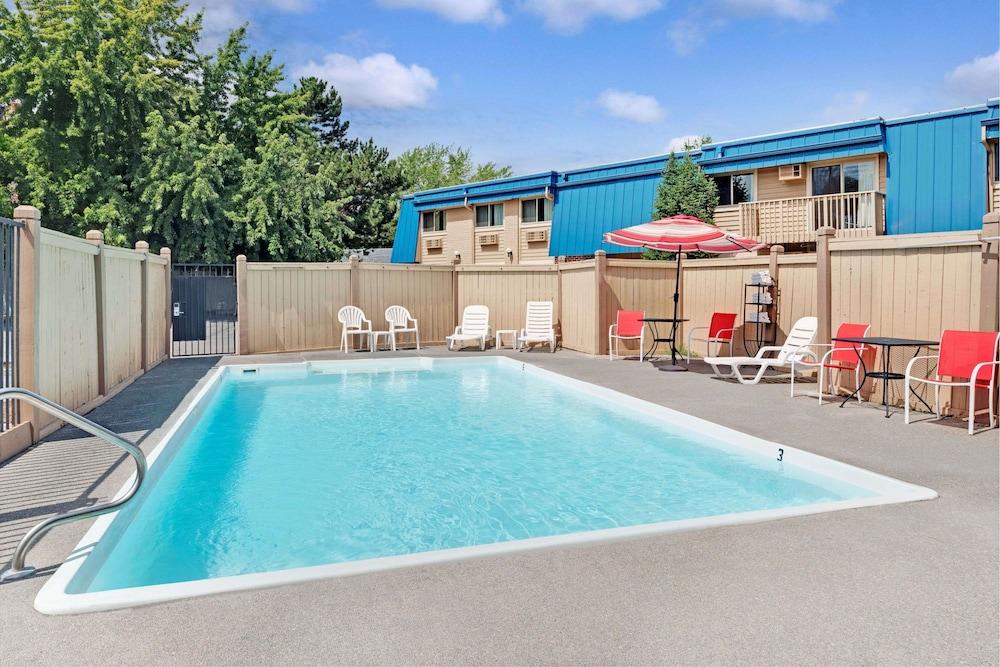 Ramada By Wyndham Spokane Valley Extérieur photo